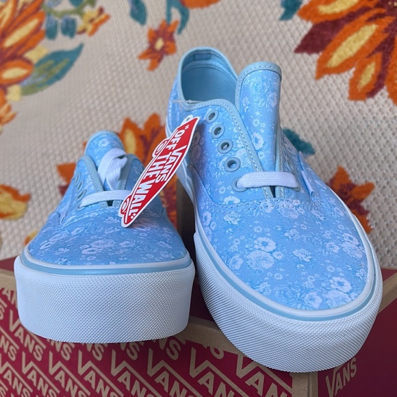Vans Authentic Platform
(Tonal Floral)Omphldstrwt
VNOA3AV8707 WMNS sneakers - Picture 8 of 16